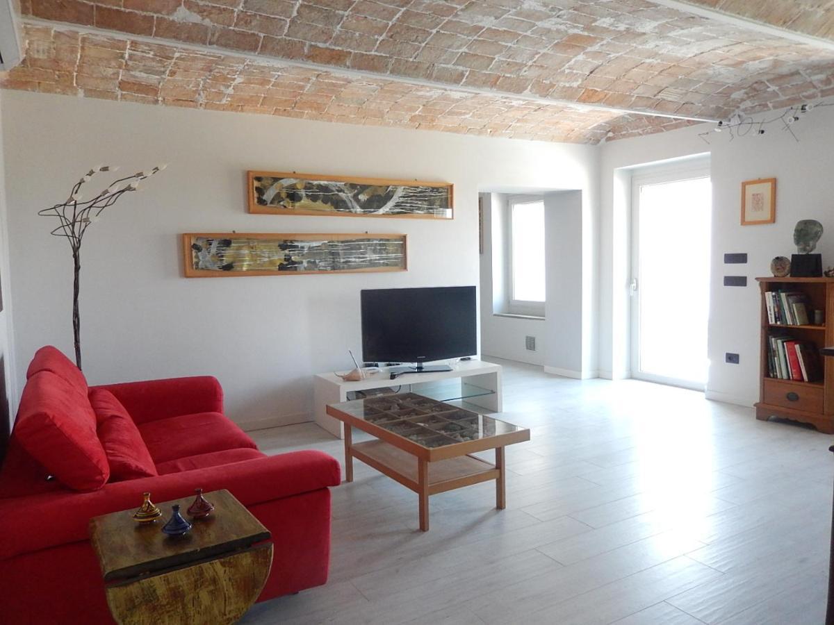 B&B Bionzo16 Calosso Eksteriør bilde